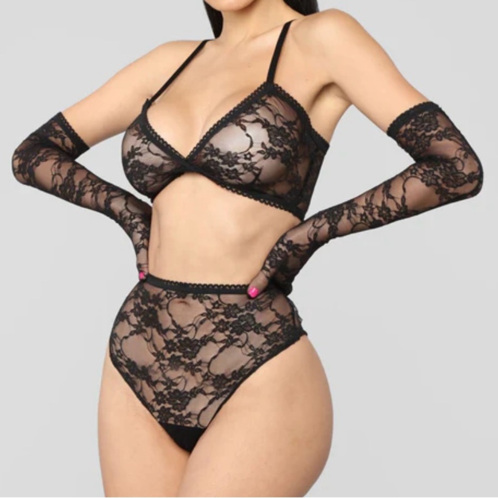 3 piece Lace high waisted arm sleeve set Black Size L NWT